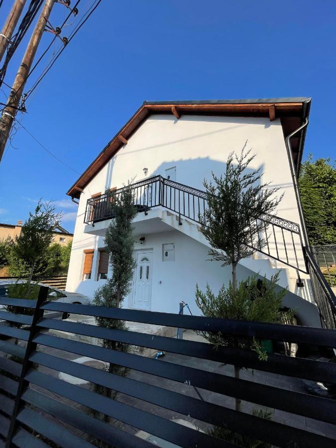 Rock Hostel Pristina Exterior photo
